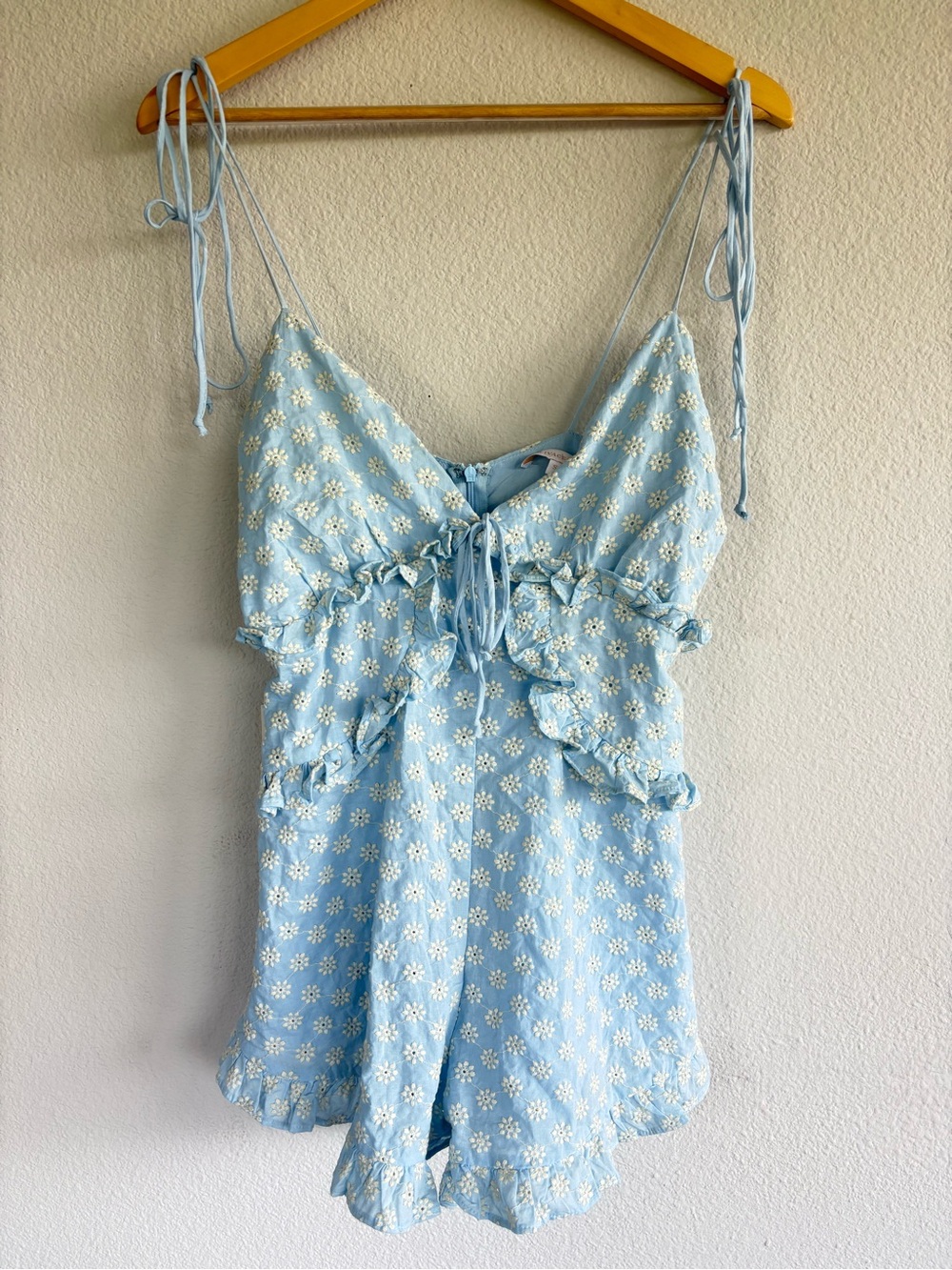 Olivaceous Light Blue Daisy Cotton Tie-Front Romper size S